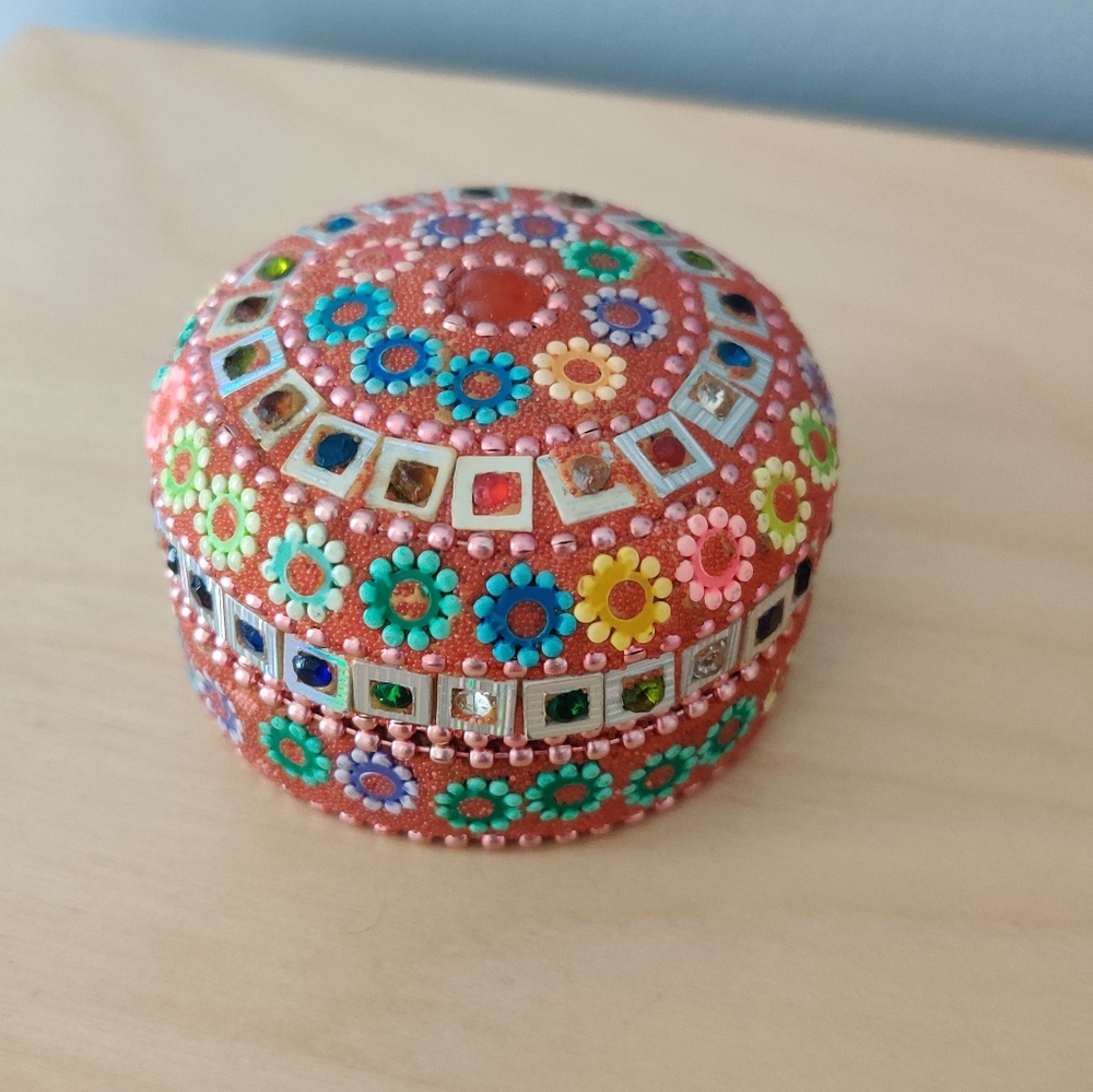 Mini decorative trinket box